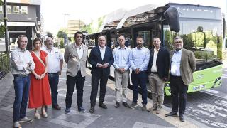 El alcalde, Jesús Julio Carnero, junto a concejales y ténicos