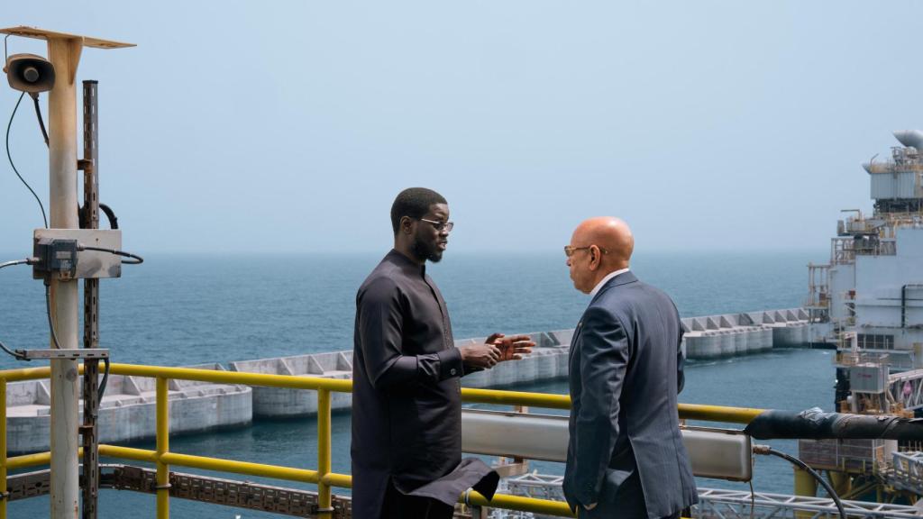 El presidente de Senegal, Bassirou Diomaye Faye, y su homólogo de Mauritania , Mohamed Ould Ghazouani,