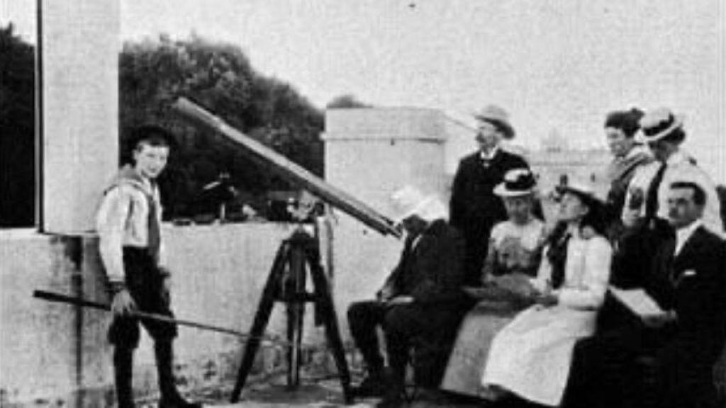 Imagen histórica de la observación del eclipse solar del 28 de mayo de 1900.