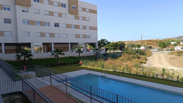 Una piscina de una urbanización de Málaga.