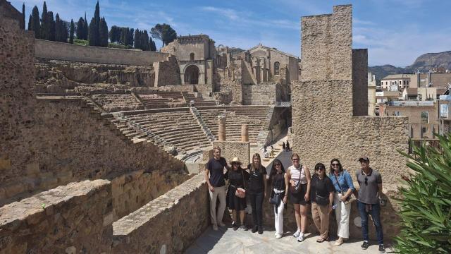 La visita al Teatro Romano de Cartagena de la delegación belga de agentes especializados en el segmento turístico MICE (Reuniones, Incentivos, Congresos y Eventos).