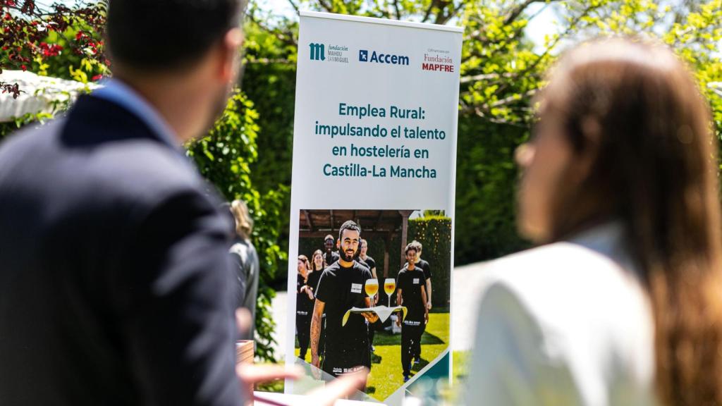 Cartel de Emplea Rural.