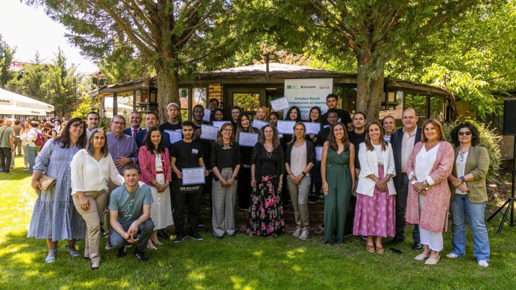 Los graduados en el programa Emplea Rural.