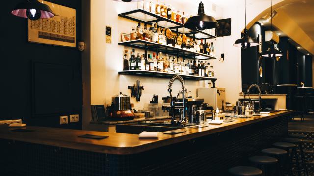 La barra de Momus Bar.