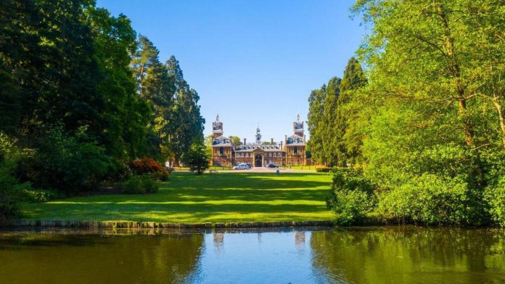 Imagen de los jardines del Wellington College, donde estudia Arístides, uno de los hijos de Pablo de Grecia y Marie Chantal Miller.
