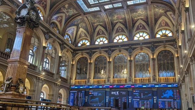 Interior del Palacio de la Bolsa de Madrid.