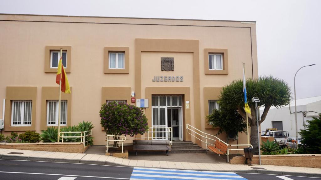 Vista exterior del Juzgado Único de Valverde de El Hierro, donde la jueza Domínguez ha recibido a EL ESPAÑOL.