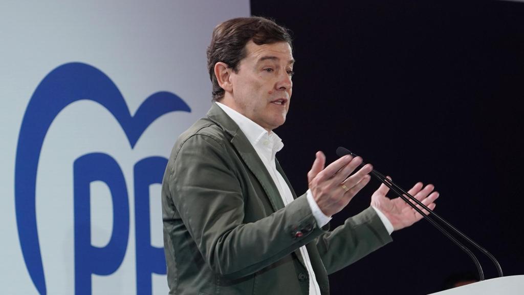 El presidente de la Junta y del PPCyL, Alfonso Fernández Mañueco, durante su intervención en el acto de este viernes en Valladolid