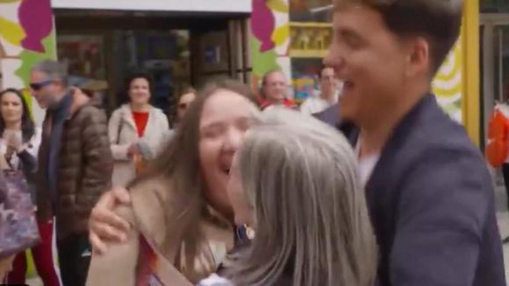 Momento en el que Cristina ganaba 8.000 euros en 'Lo sabe no lo sabe'.