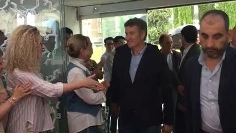 El presidente del PP, Alberto Núñez Feijóo, a su llegada a la Cúpula del Milenio de Valladolid, este viernes