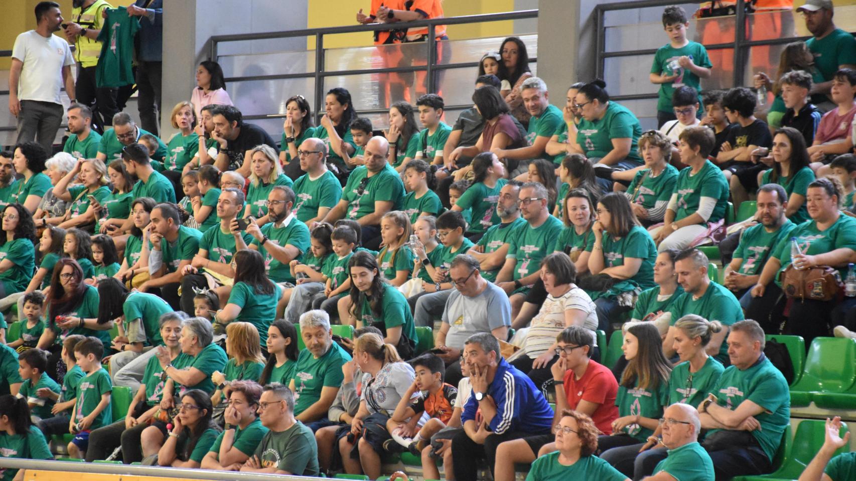 La antorcha solidaria de La Cistérniga, en imágenes