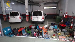 Desarticulado un grupo itinerante dedicado al robo de herramientas en vehículos comerciales en Galicia.