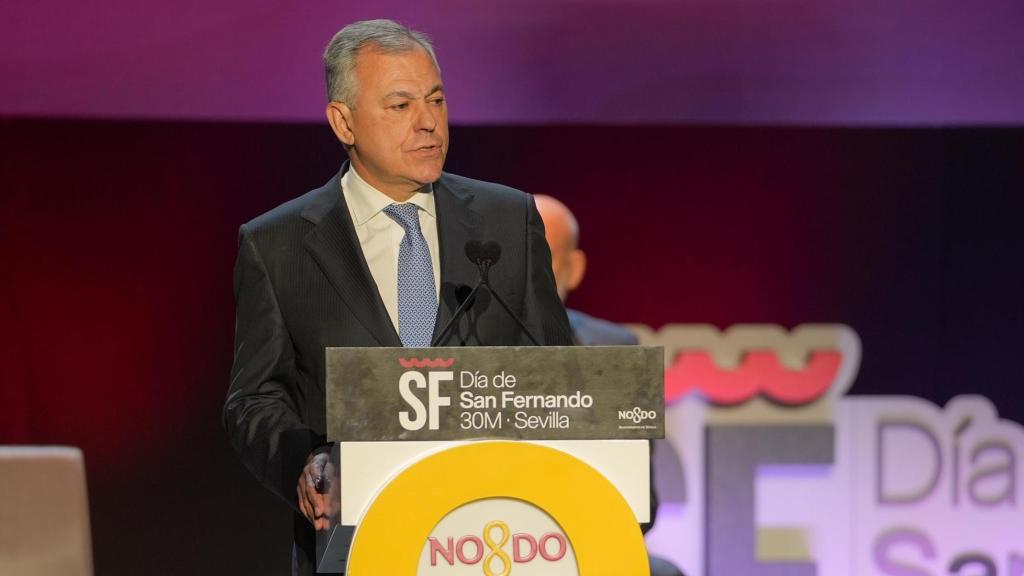 El alcalde de Sevilla, José Luis Sanz, en la entrega de medallas de la ciudad.