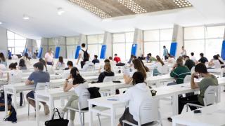 Alumnos realizan la prueba de Selectividad en la Universidad Pablo de Olavide de Sevilla.