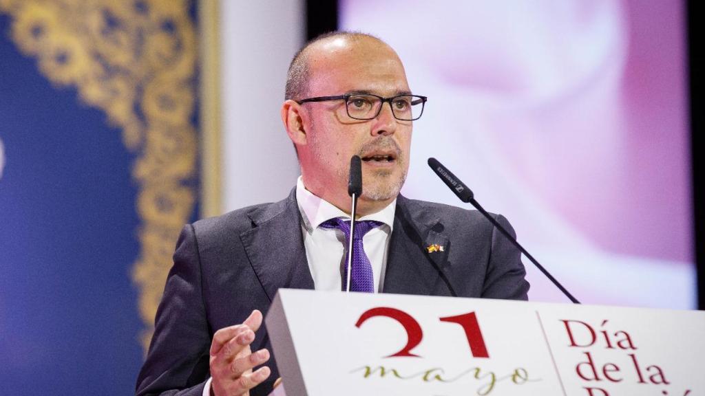 Pablo Bellido, presidente de las Cortes, durante su intervención en el acto por el Día de la Región.
