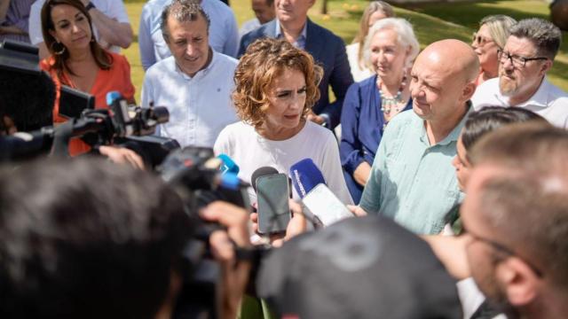 María Jesús Montero, este sábado en Sevilla, antes de entrar en los premios del PSOE al medio ambiente.