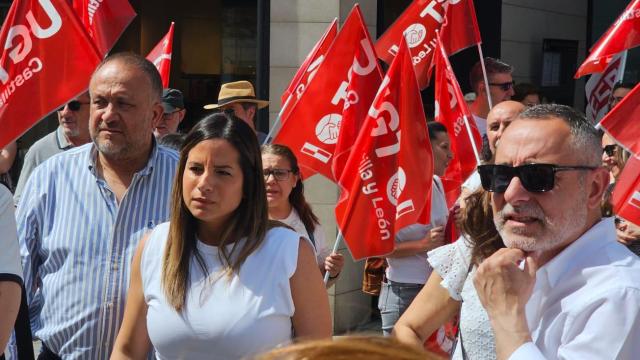 La vicesecretaria general del PSOECyL, Nuria Rubio, en la manifestación contra el ERE de Teleperformance en Ponferrada