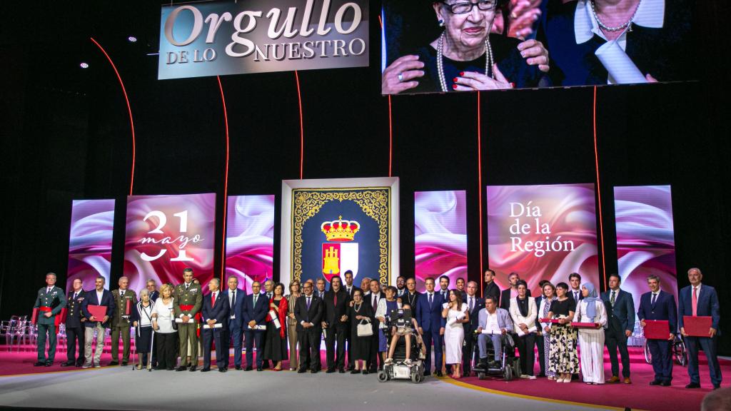 Reconocidos en el Día de la Región. Foto: JCCM.