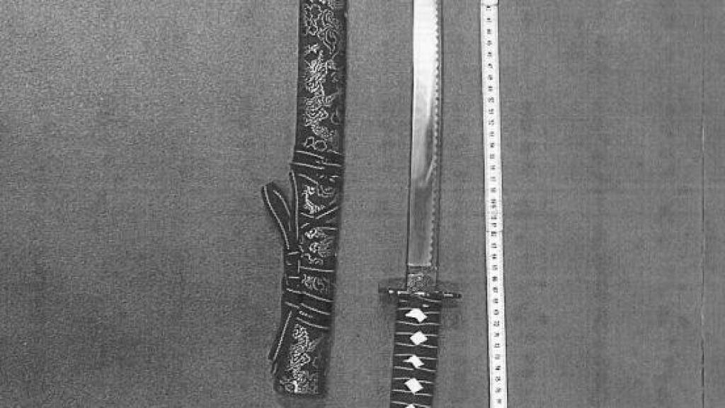 La catana con la que Sergio F. amenazó y posteriormente hirió a su vecina.