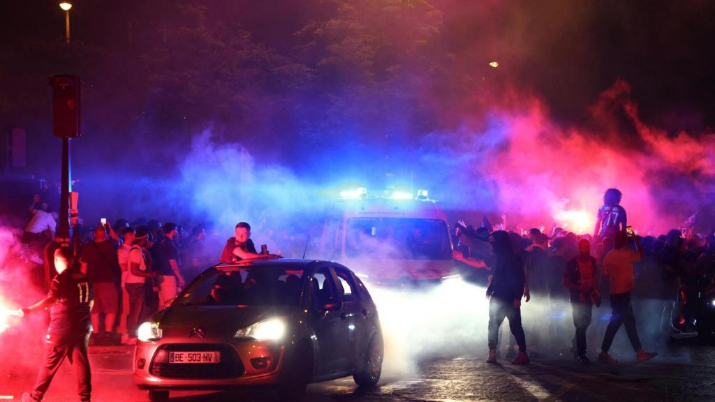 Incidentes en las calles de París tras la victoria del PSG en la Champions.