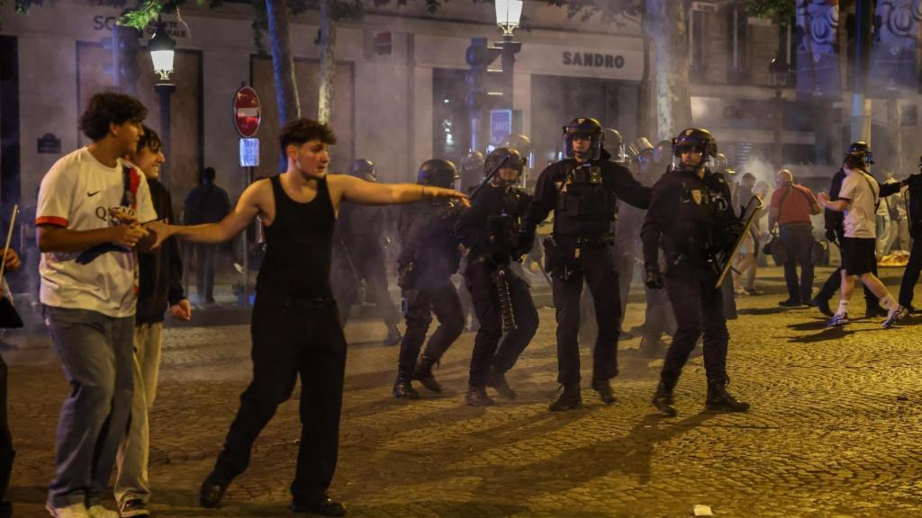 Aficionados del PSG provocan importantes disturbios.