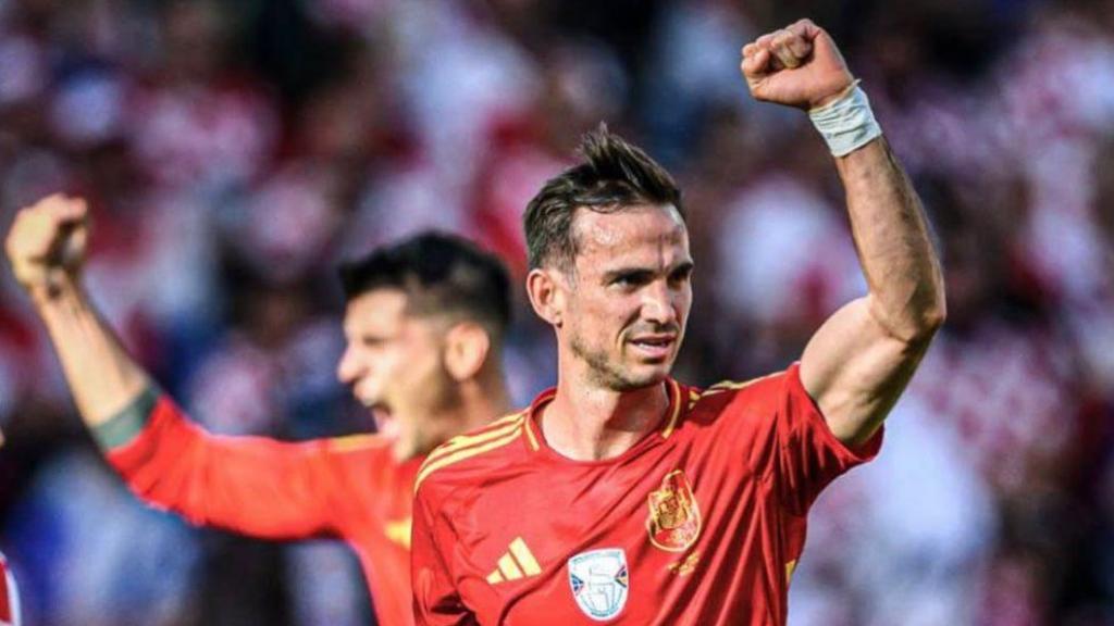 Fabián Ruiz celebra uno de los goles de España ante Croacia en la Eurocopa.
