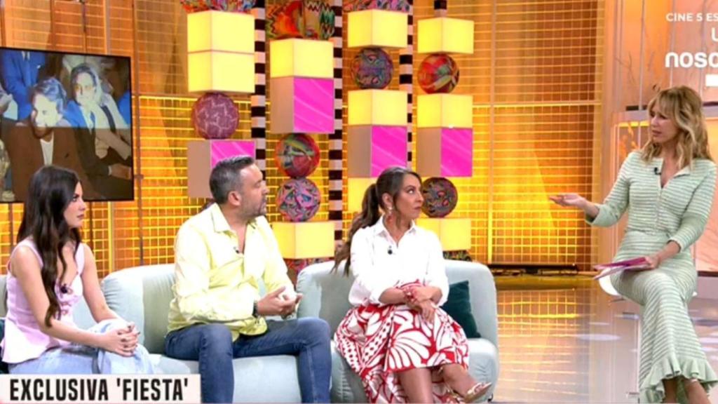 Emma García junto a los colaboradores.