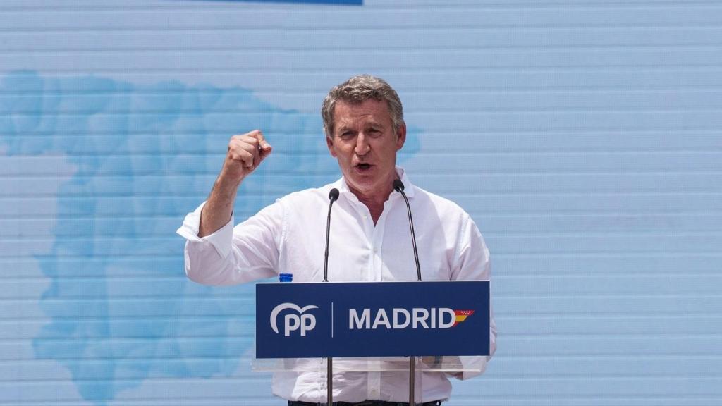 El presidente del PP, Alberto Núñez Feijóo, en el acto '2 años con más ganas' en Madrid.