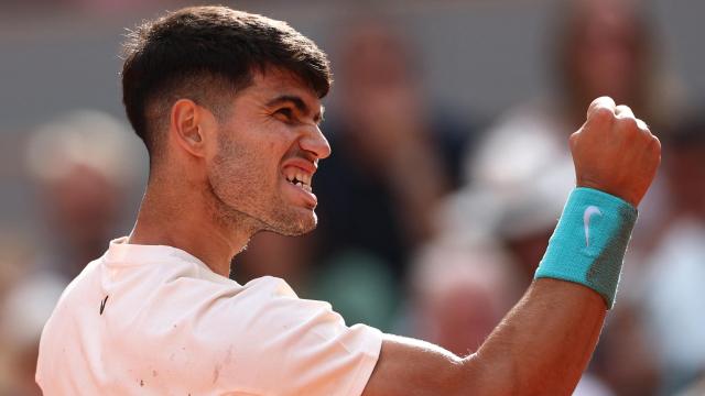 Alcaraz celebra un punto contra Shelton.