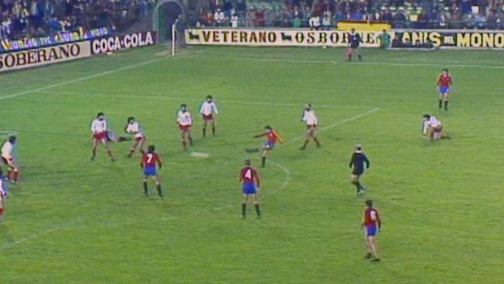 Escena de la goleada a Malta en 1983 en 'Anatomía de...'