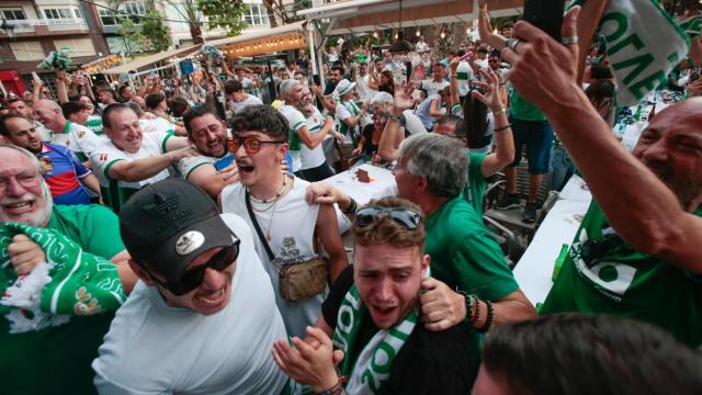 El ascenso a Primera del Elche ha desatado la locura en la ciudad