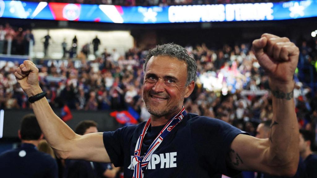 Luis Enrique celebrando la Champions League conquistada con el PSG