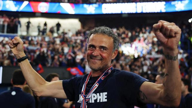 Luis Enrique celebrando la Champions League conquistada con el PSG