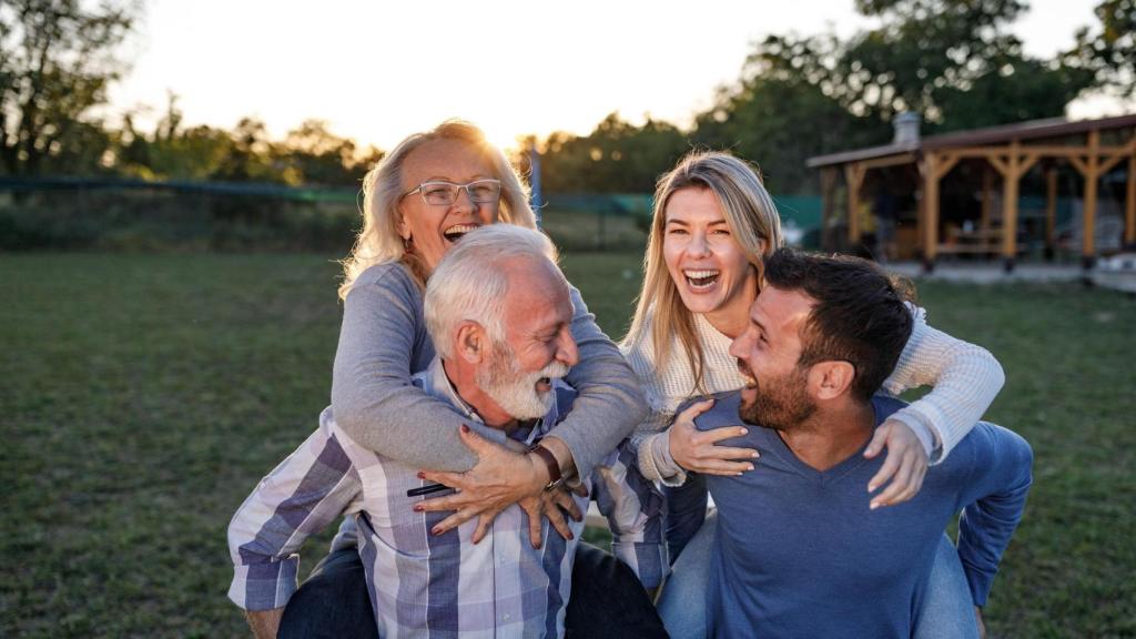 Los roles generacionales se reinventan con el aumento de la esperanza de vida.