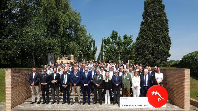Foto familiar de “HablanDO Somontano”.