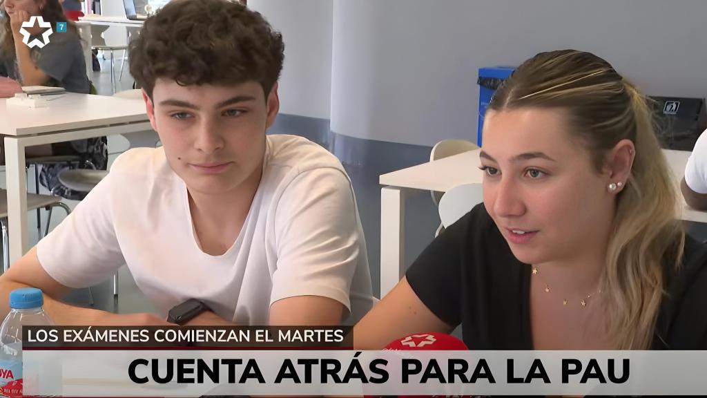 Estudiantes preparando las Pruebas de Acceso a la Universidad.