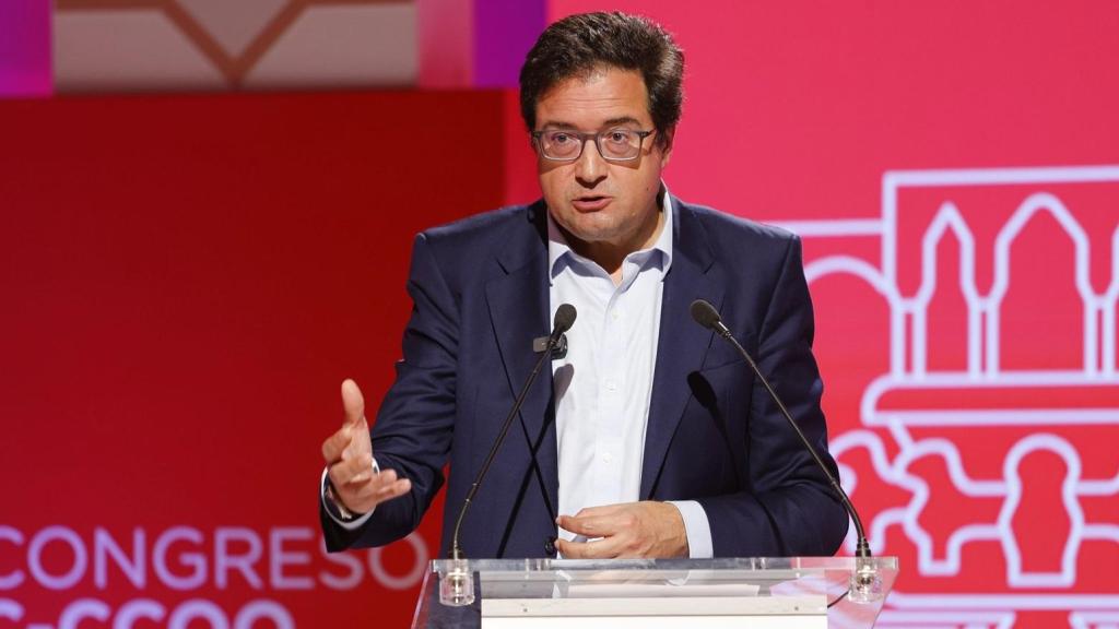 El ministro para la Transformación Digital y de la Función Pública, Óscar López durante su intervención en la clausura de V Congreso de la Federación de Servicios a la Ciudadanía.