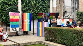 Evento de presentación del calendario Sevilla Pride 2025.