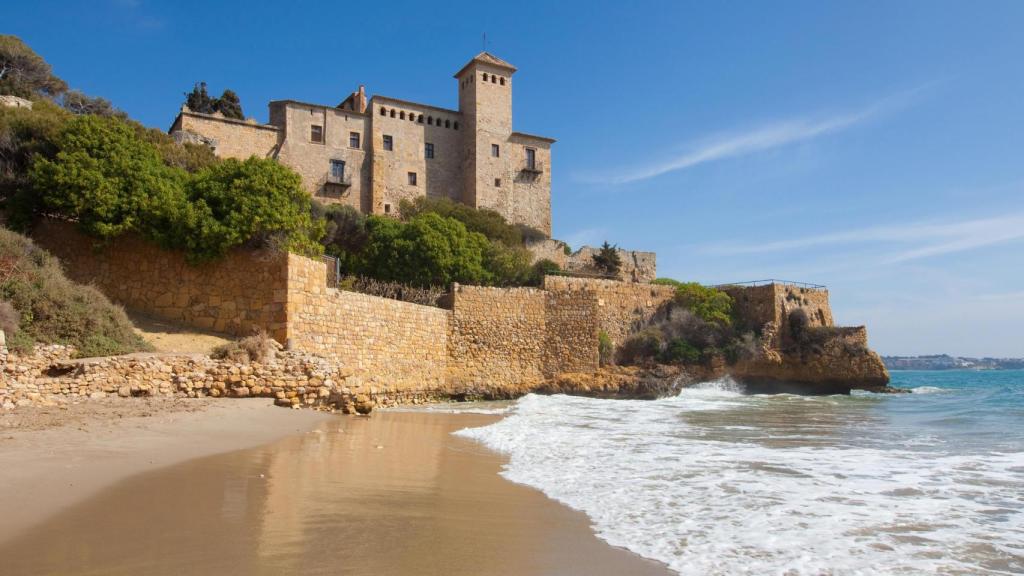 El Castillo de Tamarit, a pocos minutos de la playa de Altafulla.