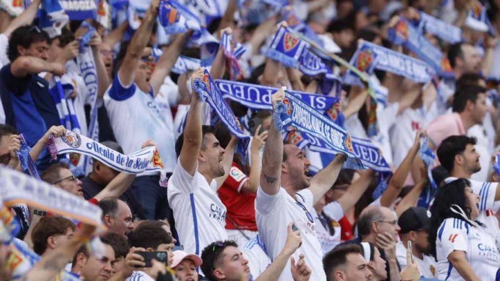Afición del Real Zaragoza en el último encuentro en La Romareda.