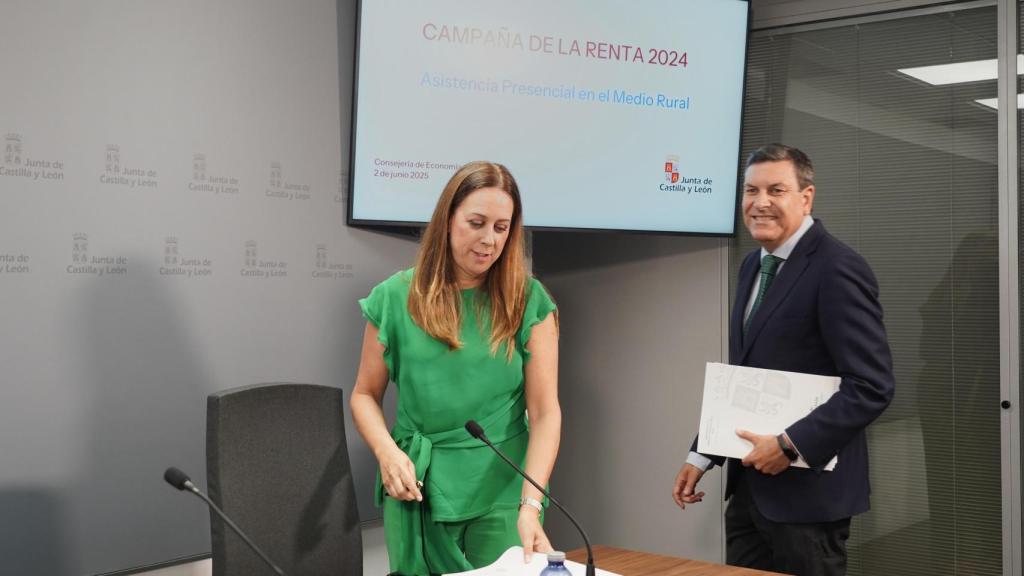 El consejero de Economía y Hacienda y portavoz, Carlos Fernández Carriedo, presenta la campaña de ayuda a la Declaración de la Renta 2024 en el medio rural y los nuevos sistemas de pago para la digitalización y la simplificación administrativa.