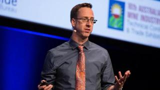 doctor-hayes-avisa-espana-2