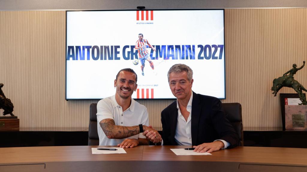 Antoine Griezmann y Miguel Ángel Gil Marín sellan la renovación del francés.