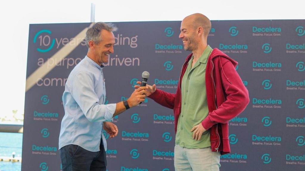 Marcos Martín y Juan de Antonio en la celebración del décimo aniversario de Decelera Menorca.