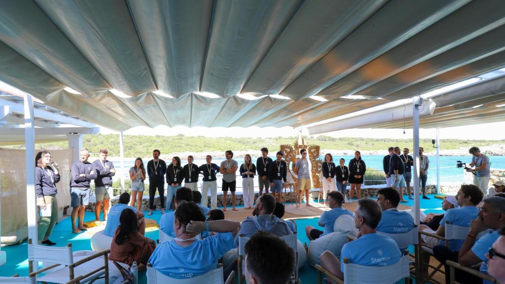 Equipo de Decelera en la edición de este año de su programa de desaceleración.