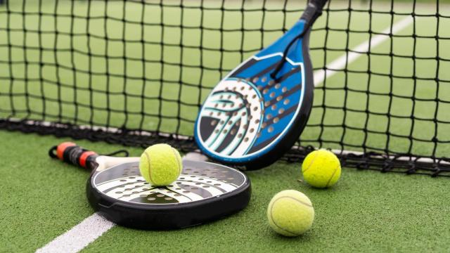 El pádel es uno de los deportes más populares.