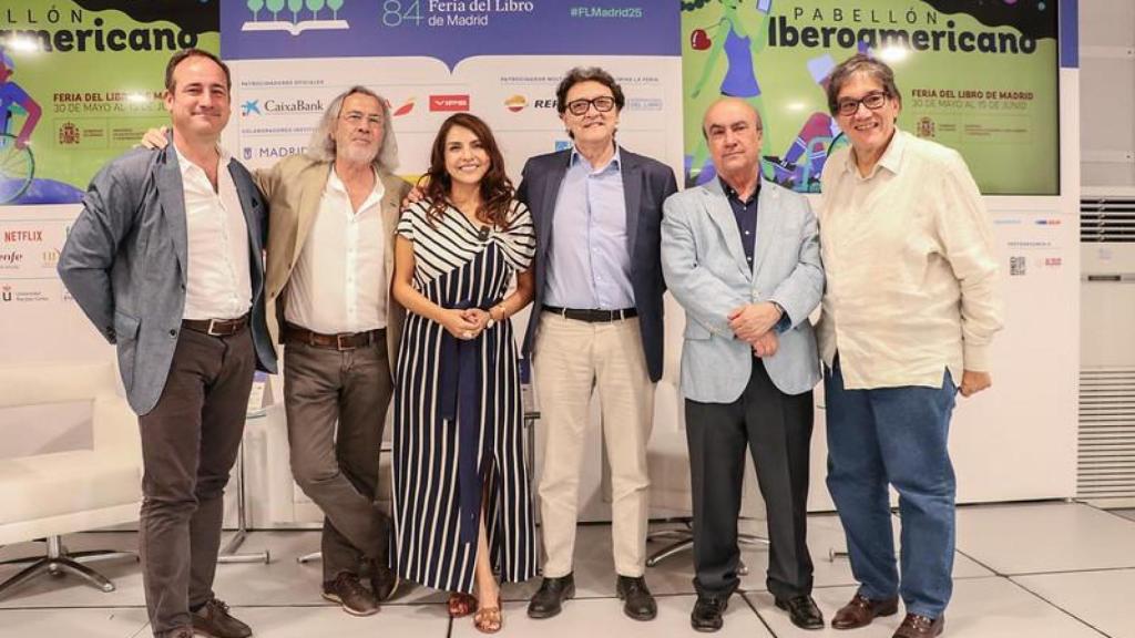 Presentación de 'Ciclo Iberoamérica, un libro abierto' durante la Feria del Libro en Madrid.
