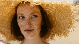 Cosmética antimanchas en verano:cómo evitar la hiperpigmentación.