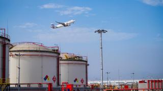 Depósitos de combustible de Exolum en un aeropuerto