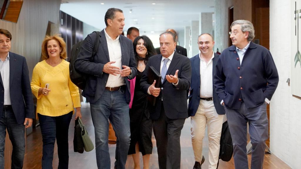 El presidente del Consejo de Cuentas, Mario Amilivia, a su llegada a su comparecencia de este lunes en las Cortes de Castilla y León